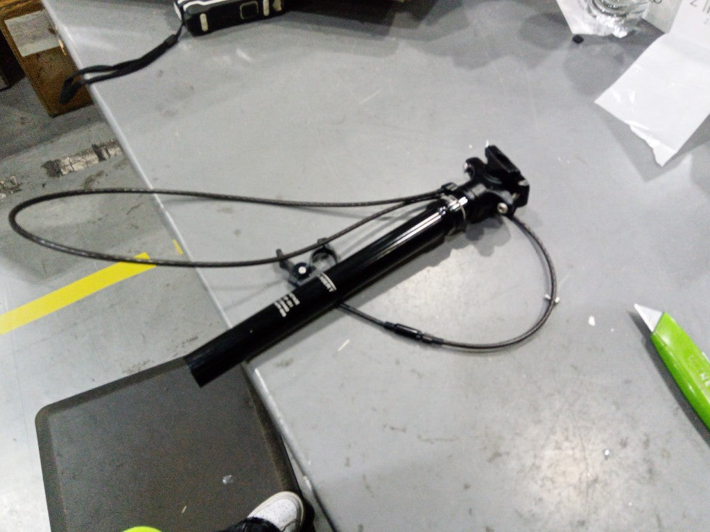 FASTACE FSP-301 Dropper Seatpost MTB 125mm Travel 27.2mm External Cable Routing Remote (Scratched)