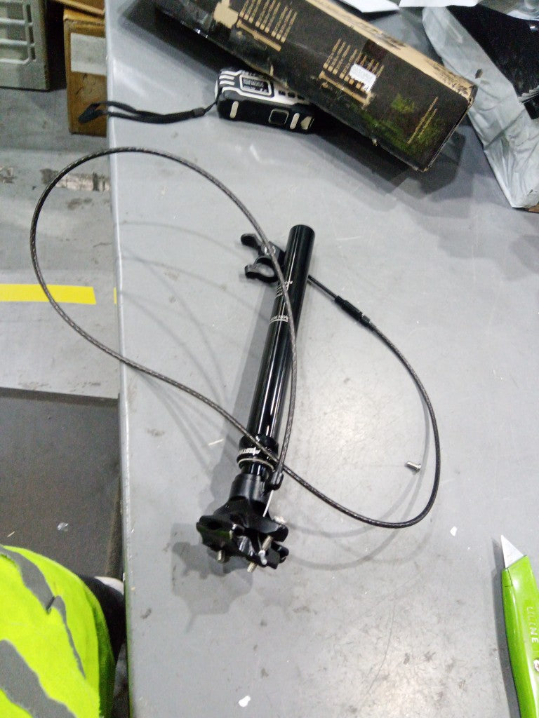 FASTACE FSP-301 Dropper Seatpost MTB 125mm Travel 27.2mm External Cable Routing Remote (Scratched)